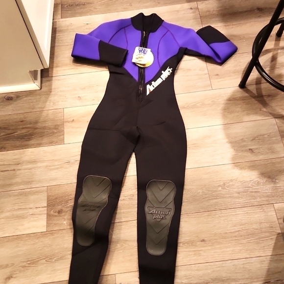 Action Plus Wet Suit - Picture 1 of 6